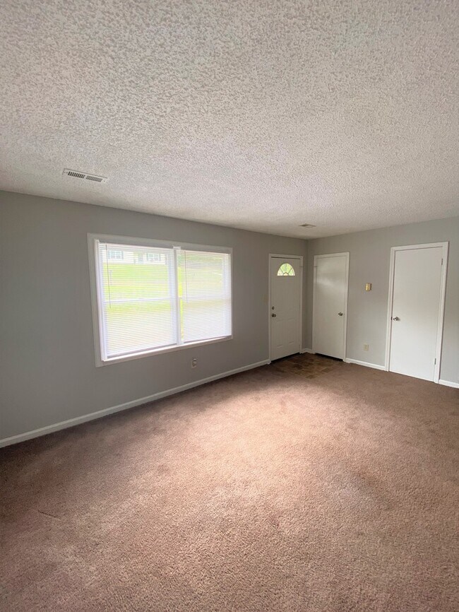 Building Photo - Cute Home in Spartanburg