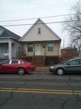 Building Photo - 2306 Schrage Ave