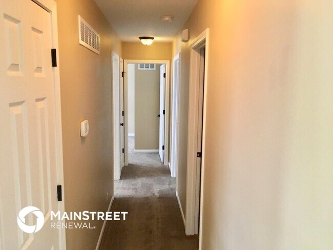 Foto del edificio - 1613 NW Hilltop Ln