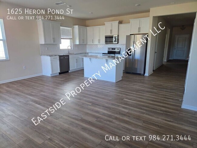 Foto del edificio - 1625 Heron Pond St
