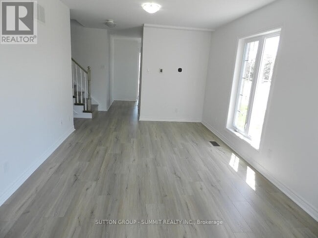 Building Photo - 5305-5305 Glen Erin Dr