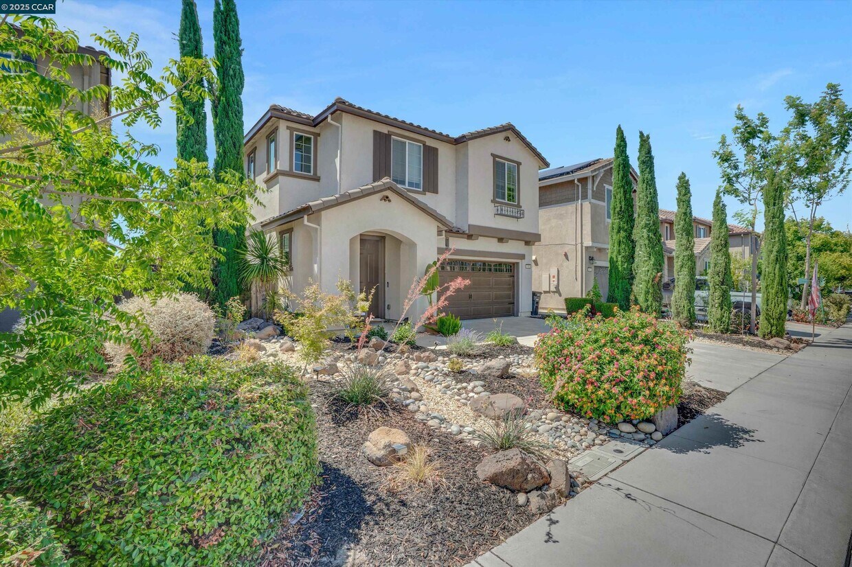 Foto principal - 351 Coolcrest Dr
