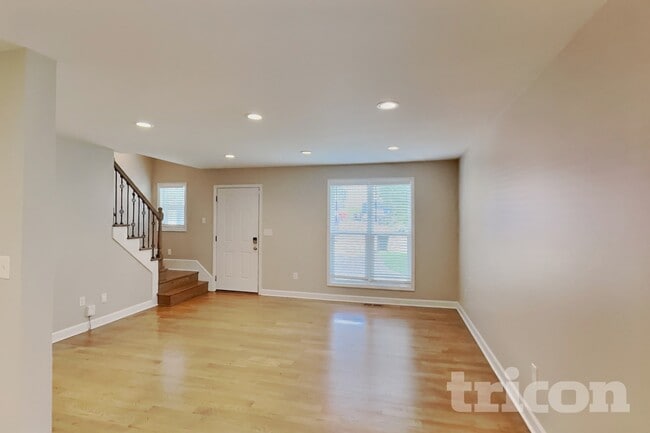 Building Photo - 1026 Chelsea Dr