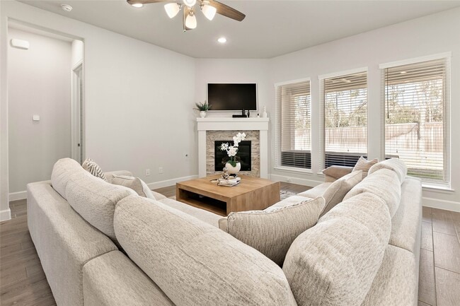 Building Photo - 508 Stella Beth Way