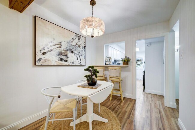 Building Photo - 5210 Arboles Dr