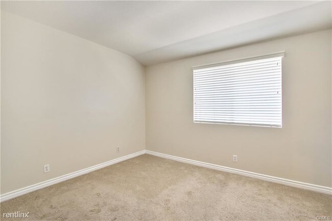 Building Photo - 3 br, 2 bath Condo - 1436 Countrywood Ave
