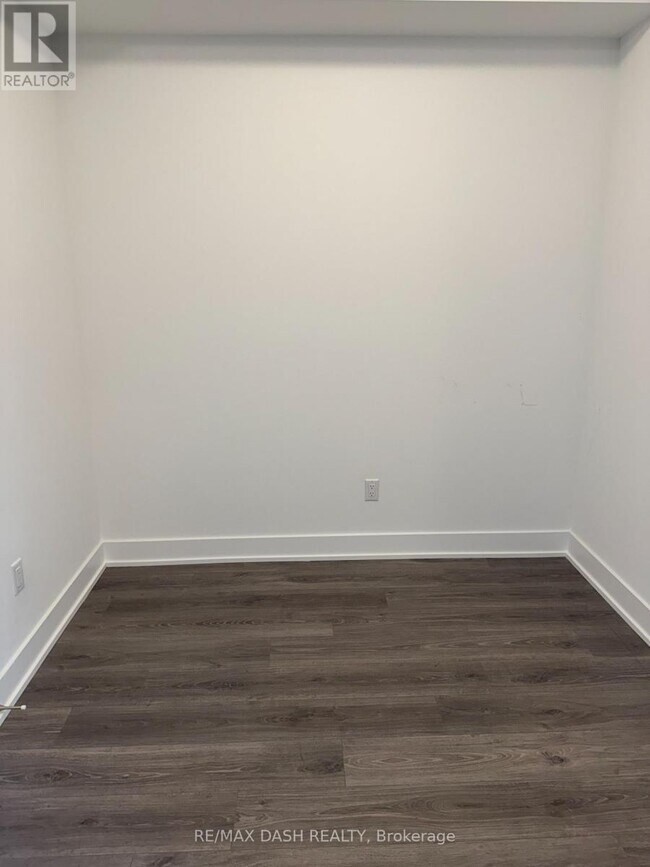 Photo du bâtiment - 2545 Simcoe St N