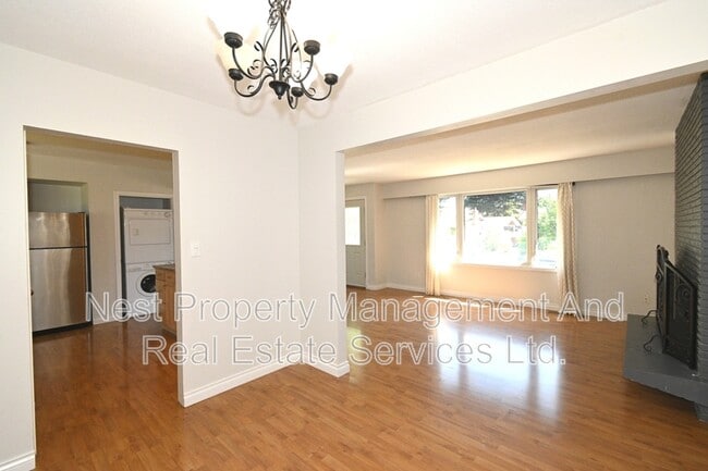 Building Photo - 1362 Aleza Crescent