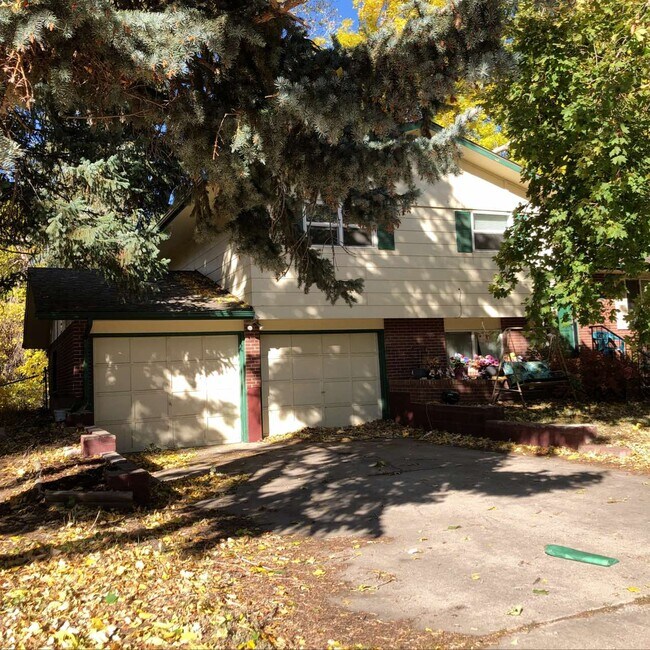 Foto del edificio - 2721 Meadowlark Ave