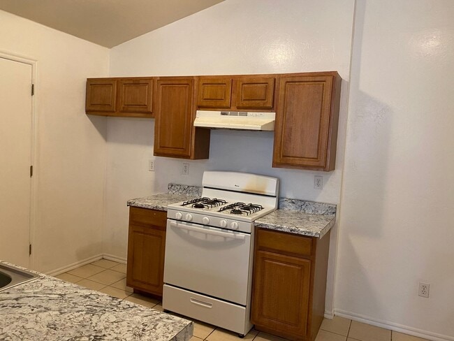 Building Photo - 1108 Brandywine Unit 5