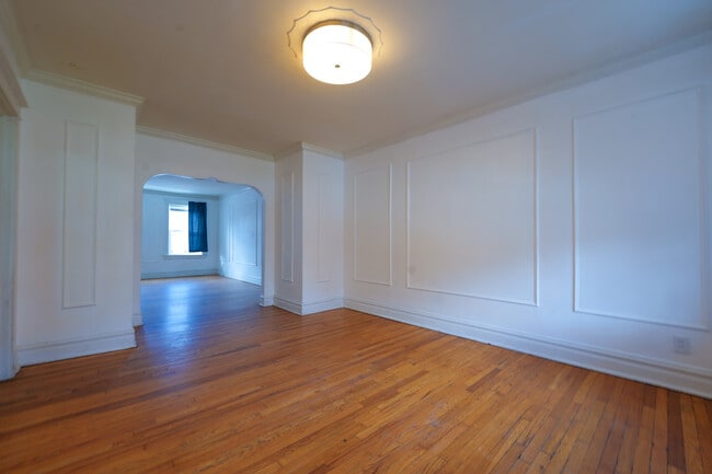 Building Photo - 724 Heman Ave