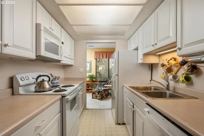 Foto del edificio - 1655 NW Lakeway Ln