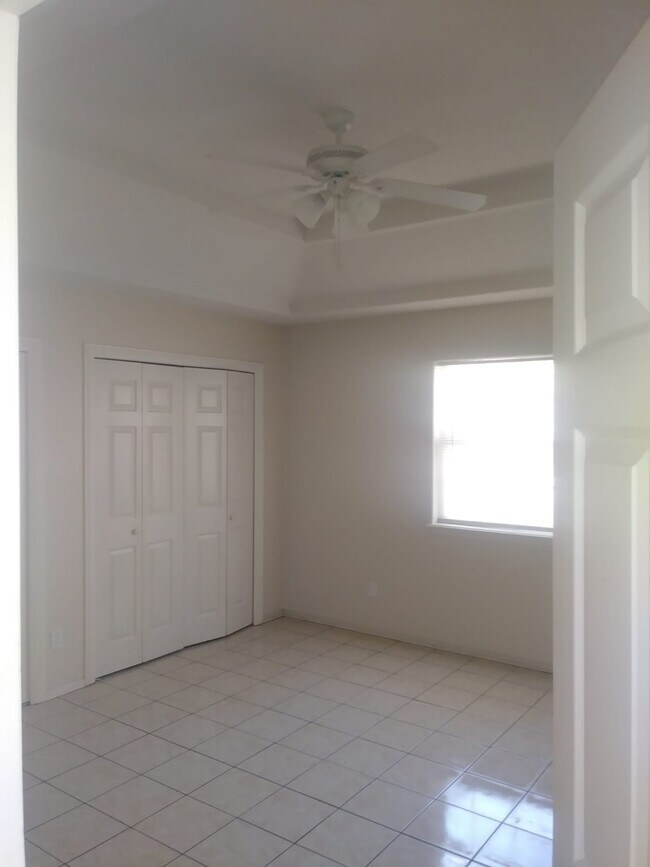 master bedroom - 713 Sandpiper Ave