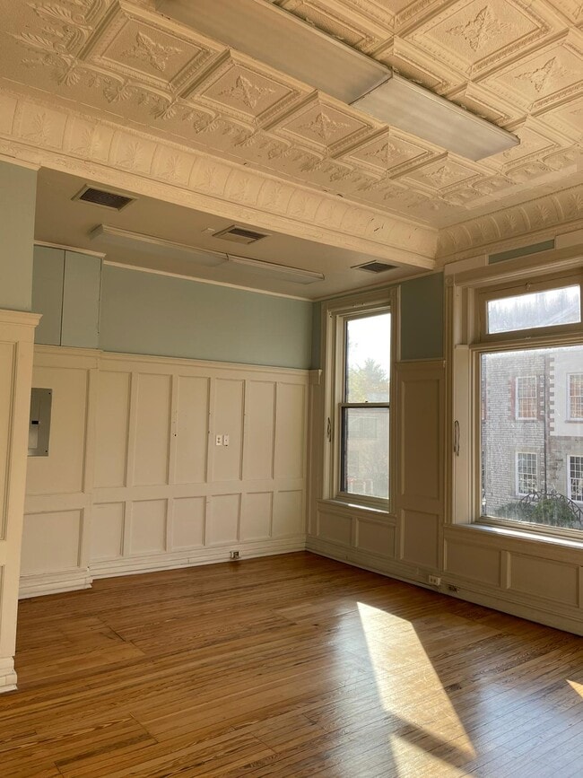 288 Wall St Unit 2, Kingston, NY 12401 Apartments in Kingston, NY