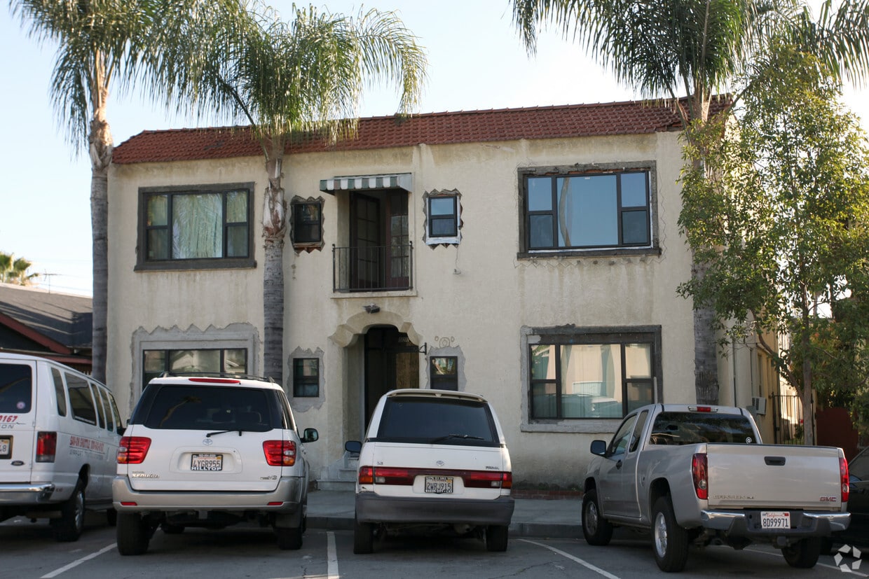 Foto del edificio - 820 Cedar Ave