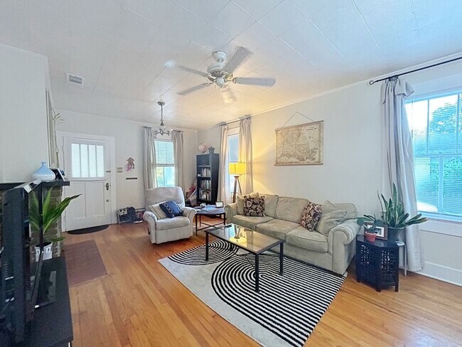 Building Photo - 3 Bedroom House in Capital Heights