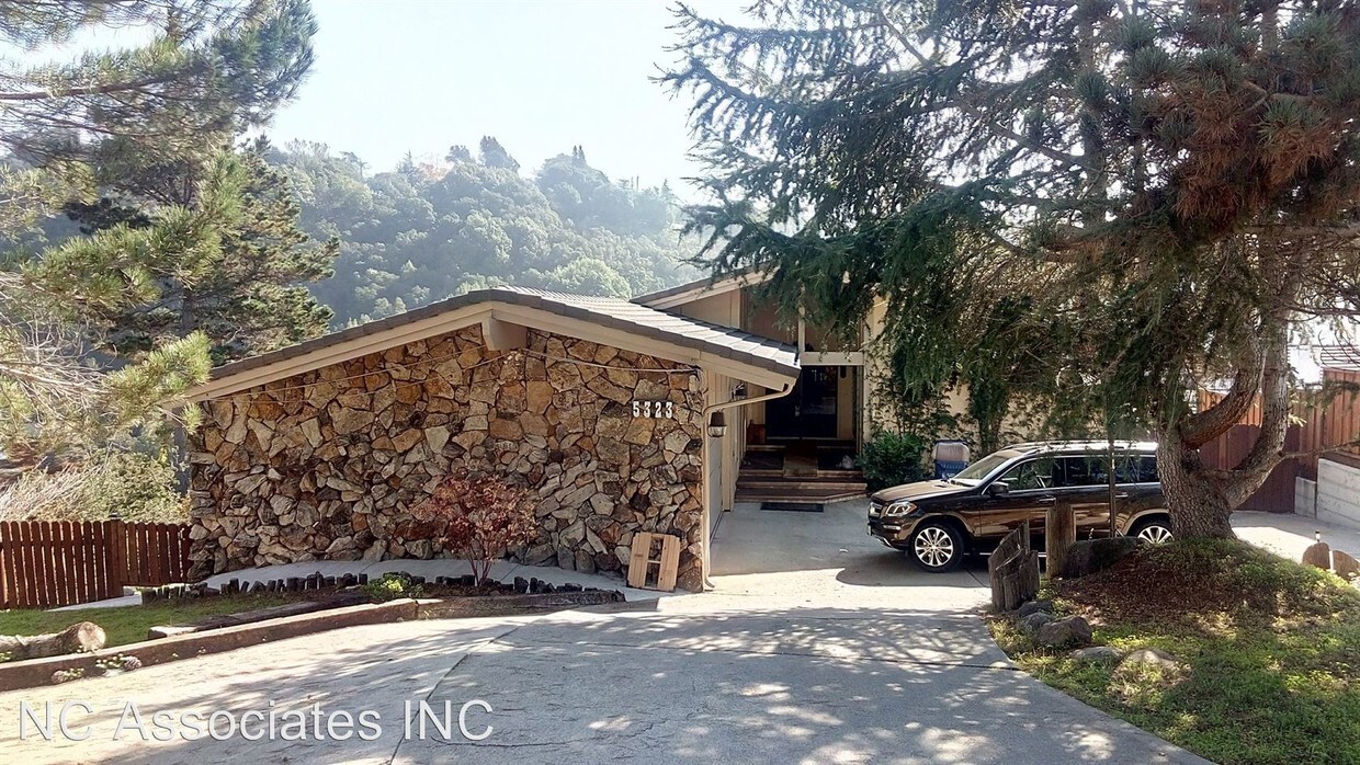 Primary Photo - 5323 Greenridge Rd