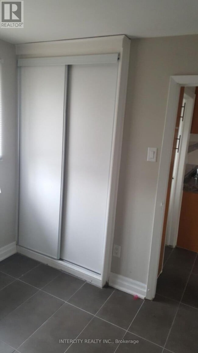 Building Photo - 14 N Alarton St