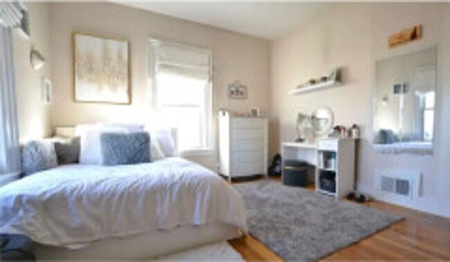 Foto del edificio - ALLSTON ALLSTON ALLSTON!!!! 4 BED 2 BATHS!!!