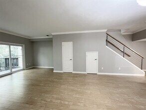 Building Photo - 1801 Stoney Brook Dr
