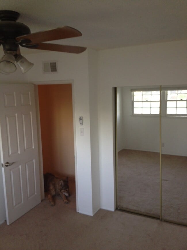 Bedroom 12' x 10' - 508 E Grove Ave