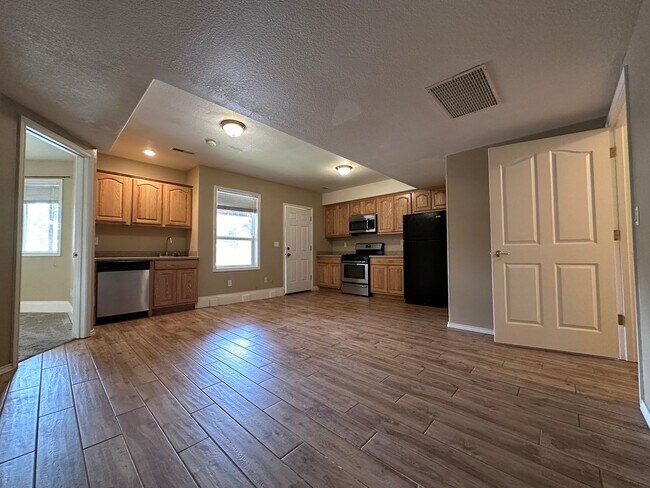 Photo - 1 Bedroom 1 Bath ADU in Gresham! Apartment