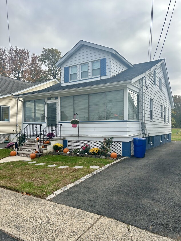 Primary Photo - 19 Rose Ave