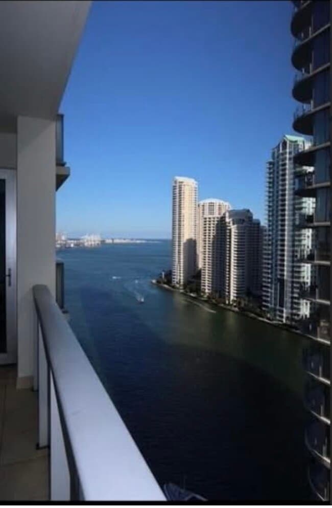 Building Photo - 300 S Biscayne Blvd