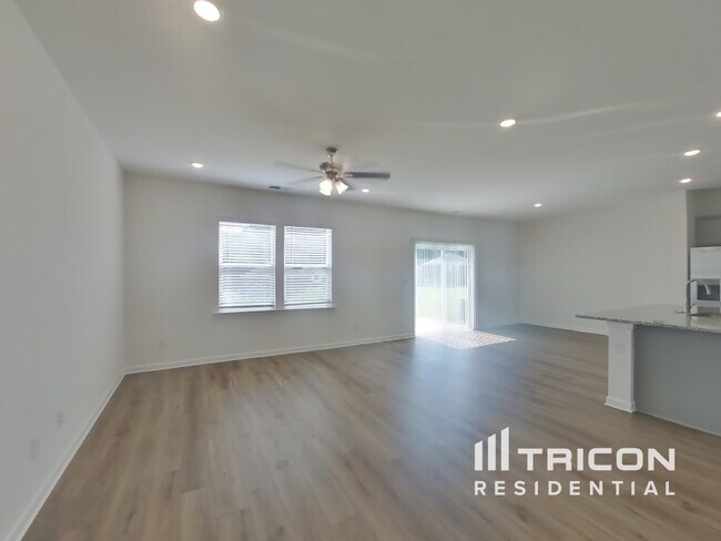 Foto del edificio - 1943 Logan Ln