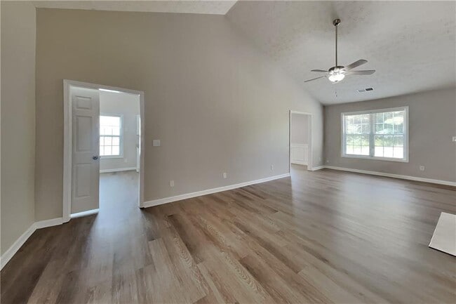 Building Photo - 1096 Sham Pointe Dr