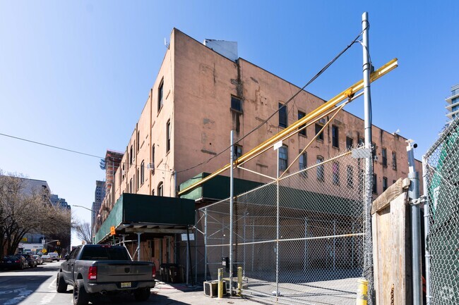 Building Photo - 282 Nevins St
