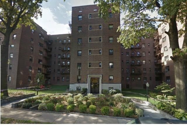 Primary Photo - 81-10-81135 135th St