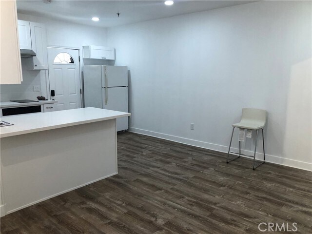 Foto del edificio - 368 W Lexington Dr