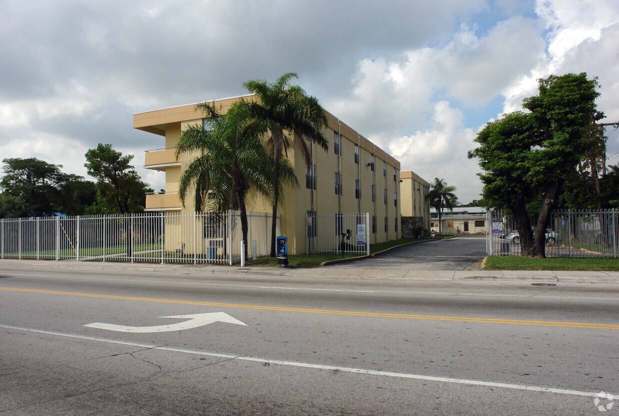 Building Photo - Emmer Turnkey