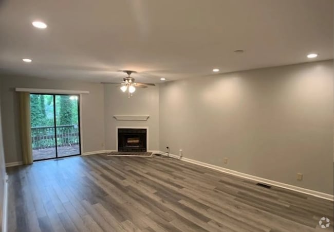 Building Photo - 113 Greengate Ct