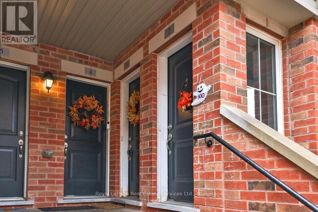 Building Photo - 2464 Post Rd