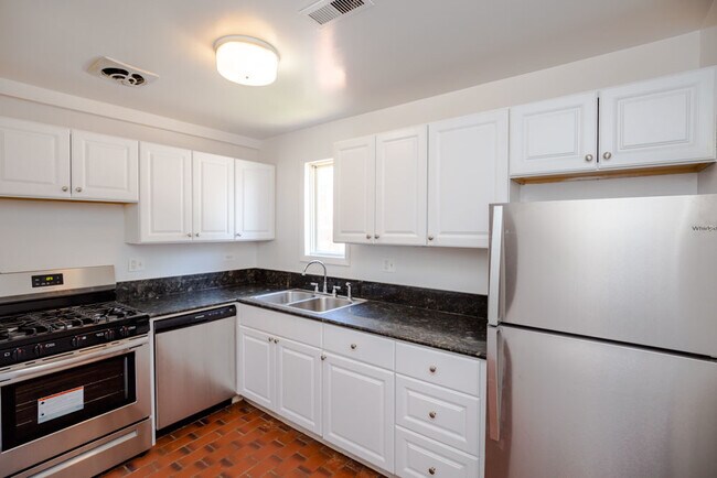Foto del edificio - 1255 W Belden Ave