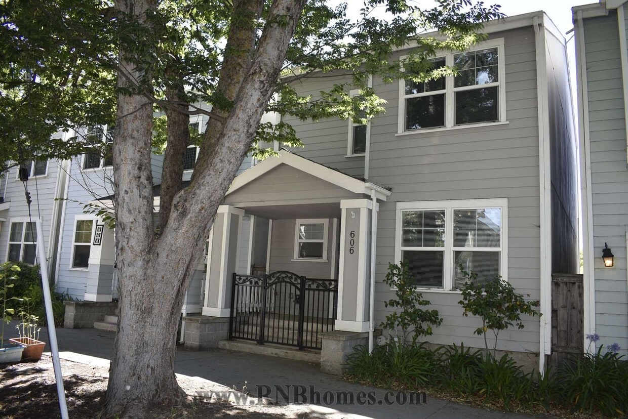 Photo - 606 13th St (Sacramento, CA)