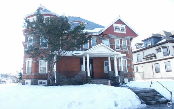 Primary Photo - 396-400 Park Ave