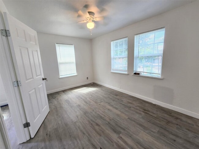 Foto del edificio - 6914 Gonzales St