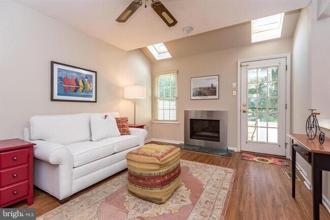 Building Photo - 1674 Rockcress Dr