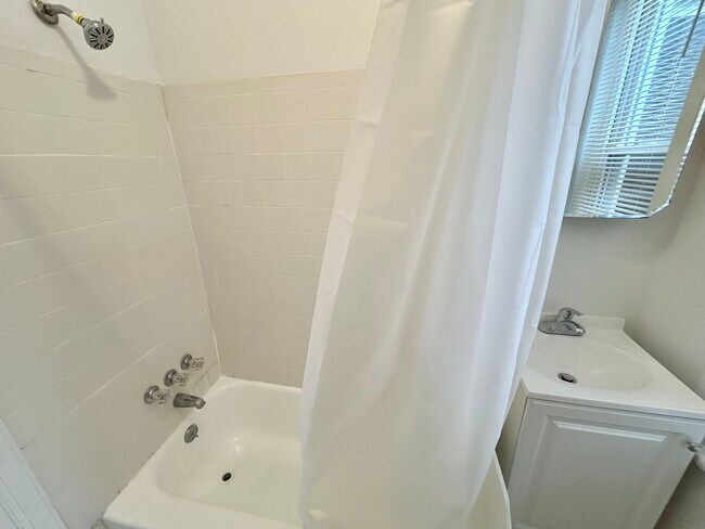 Foto del edificio - 2409 N Park Ave