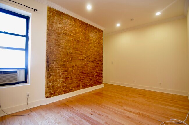 Building Photo - 1590 Amsterdam Ave