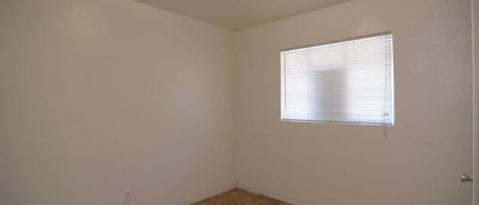 Building Photo - 4560 E 19th St