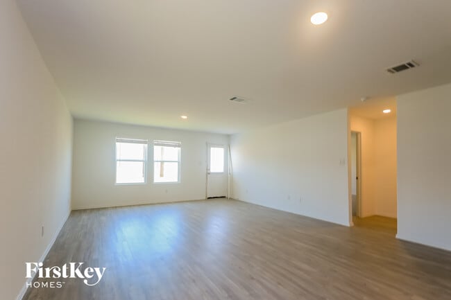 Foto del edificio - 1702 Morse Way