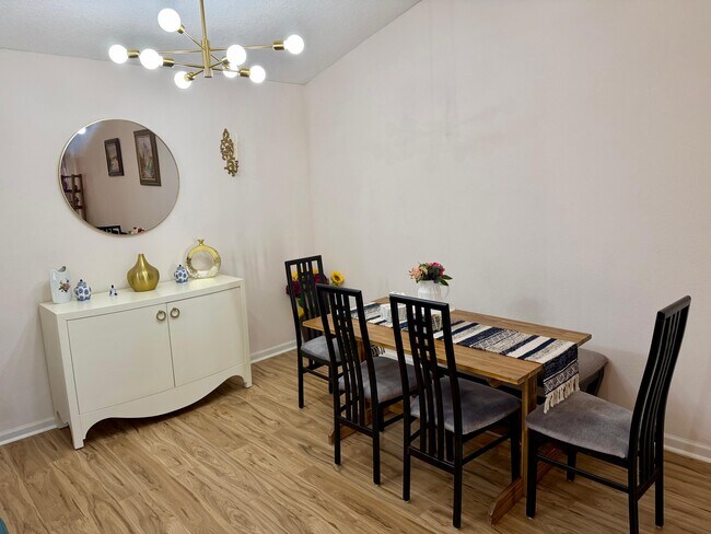 Foto del edificio - 575 Oakleaf Plantation Pkwy