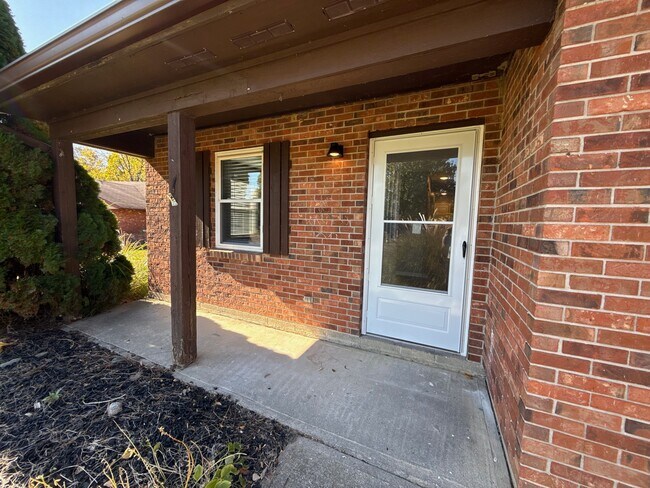 Puerta principal - 307 June Marie Dr