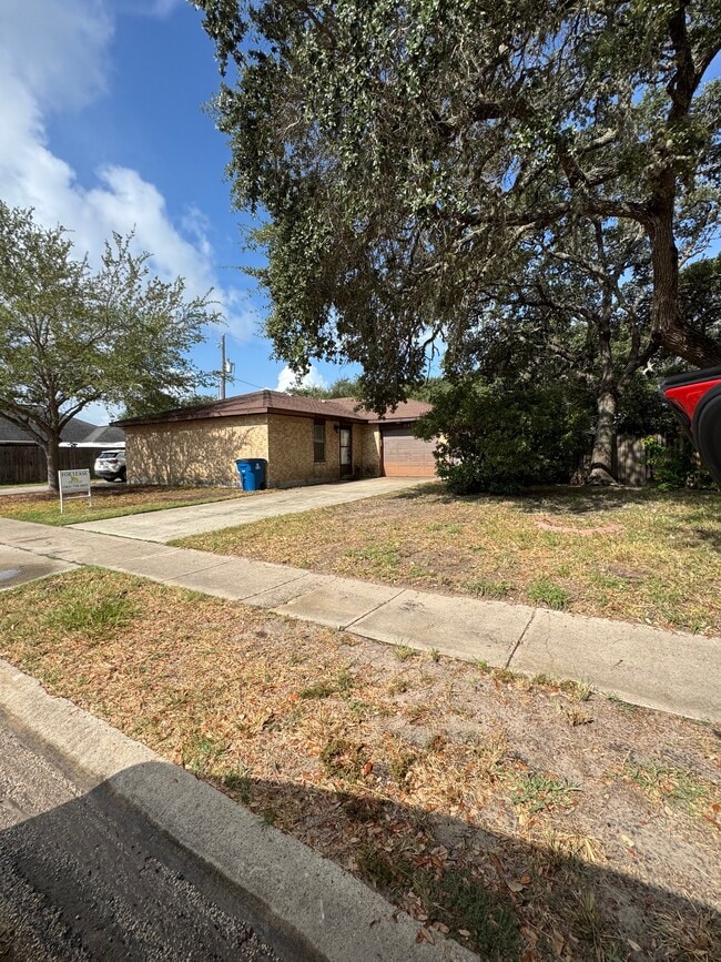 Building Photo - 2103 Eastwind St