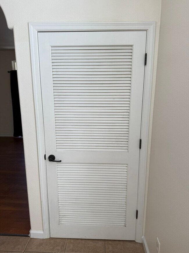 Foto del edificio - 3 Bedroom Condo in Sunrise Hills