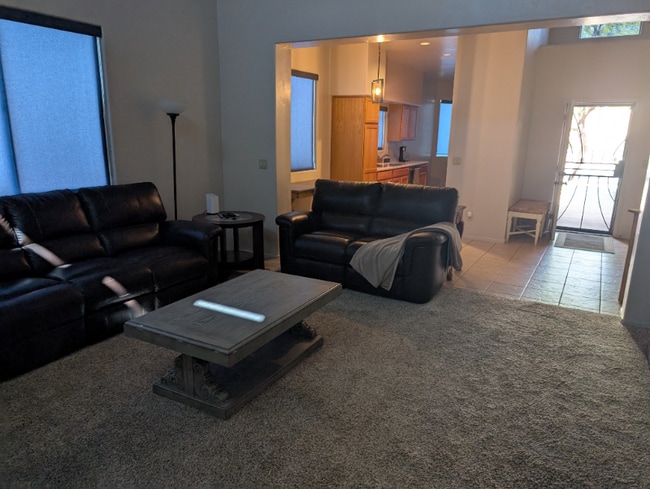 Building Photo - 8119 N Peppersauce Dr